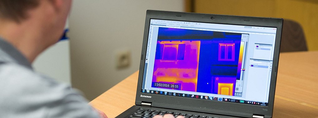 Qualifizierte Energieberater geben nicht nur Energiespartipps - mit ihrem Wissen und ihrer Erfahrung helfen sie energieeffiziente Lösungen für das Zuhause zu finden. - © Tobias Hase/dpa-tmn