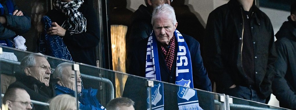 Immer mehr im Hintergrund bei der TSG: Mäzen Dietmar Hopp. - © Uwe Anspach/dpa
