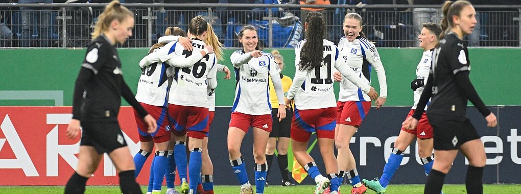 Die Fußballerinnen des HSV empfangen Werder Bremen im Volksparkstadion. - © Gregor Fischer/dpa