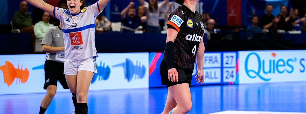 Die deutschen Handballerinnen um Topwerferin Alina Grijseels haderten mit der knappen Niederlage gegen Weltmeister Frankreich. - © Marco Wolf/dpa