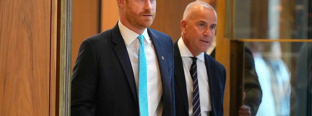 Prinz Harry ist Schirmherr der Organisation, die sich für schwer kranke Kinder einsetzt. - © Kirsty Wigglesworth/AP/dpa