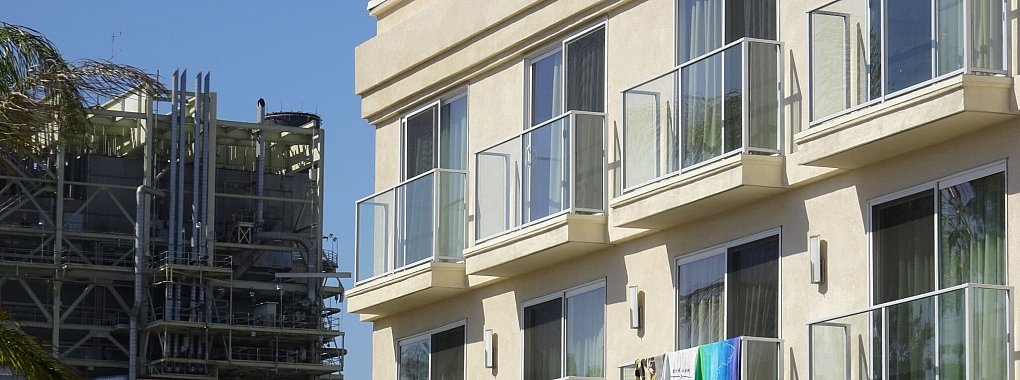 Wenn eine Baustelle direkt neben dem Hotel die Erholung unmöglich macht, können Pauschalurlauber den Reisepreis mindern - den Mangel sollten sie dokumentieren. - © Andrea Warnecke/dpa-tmn