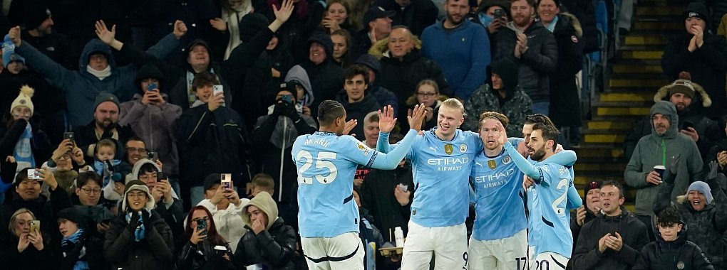 Die Spieler von Manchester City hatten endlich wieder Grund zum Jubeln. - © Dave Thompson/AP/dpa