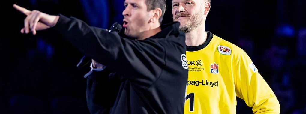 Pascal Hens (l) verpasst wegen einer Verletzung sein Abschiedsspiel mit Johannes Bitter. - © Axel Heimken/dpa