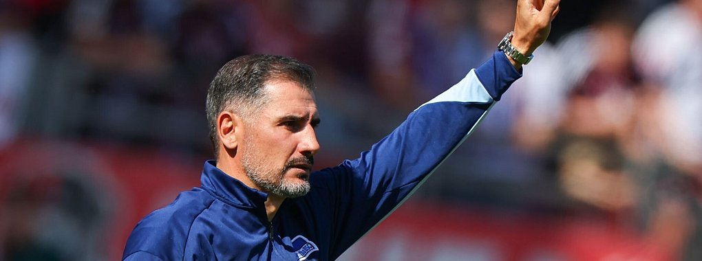 Erfolgreicher Tag an alter Wirkungsstätte: Hertha-Coach Cristian Fiél. - © Daniel Karmann/dpa