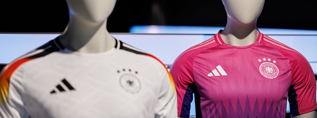 Toni Kroos trägt wohl bei seiner Rückkehr in die deutsche Auswahl weiter seine alte Nummer 8 auf dem Trikot. - © Daniel Karmann/dpa