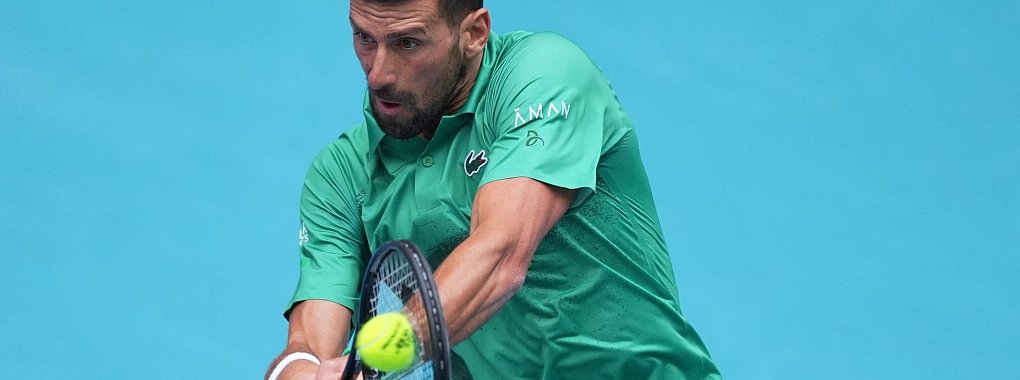 Tennis-Topstar Novak Djokovic steht im Endspiel von Miami. - © Rebecca Blackwell/AP/dpa