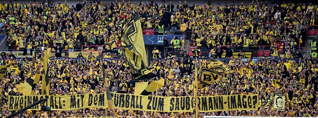 Dortmund Fans protestierten vor dem Spiel gegen den Rheinmetall-Deal. - &copy; Robert Michael/dpa