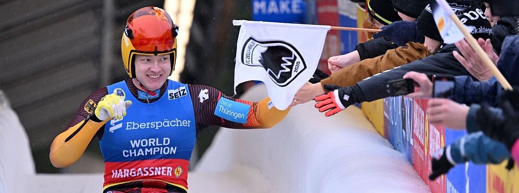 Max Langenhan reagiert nach seinem zweiten Platz in Oberhof. - &copy; Martin Schutt/dpa