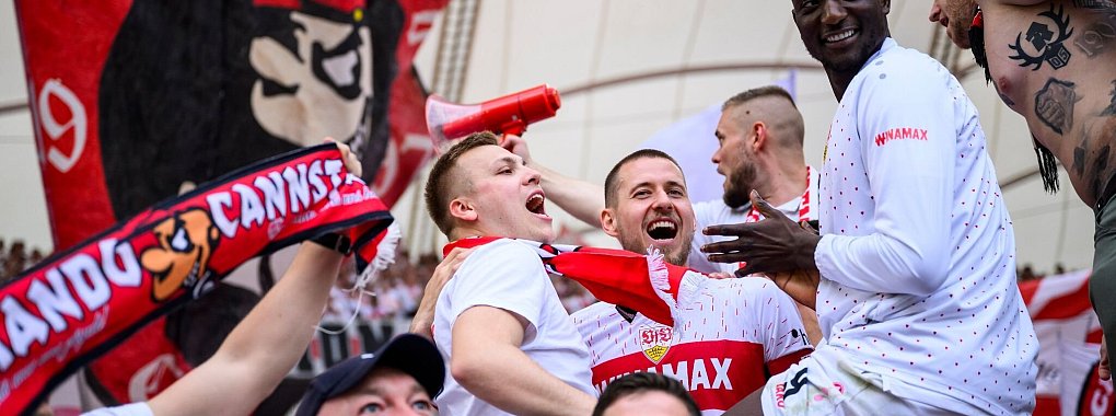 Nicht nur bei den Fans beliebt, auch bei anderen Vereinen: Was wird aus Stuttgarts Serhou Guirassy (r)? - &copy; Tom Weller/dpa