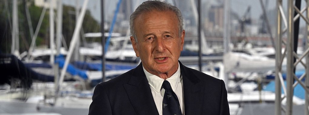 David Jacobs erklärte die Entscheidung der Veranstalter, die Regatta nicht abzubrechen. - © Mick Tsikas/AAP/dpa