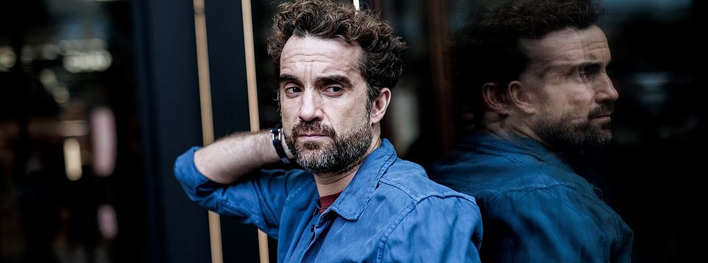 Schauspieler Oliver Wnuk hat famili&auml;re Wurzeln am Bodensee. - &copy; Carsten Koall/dpa