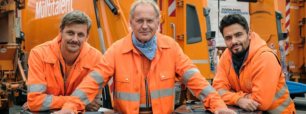 Im Team von „Käpt’n“ Werner Träsch heuert ein studierter Theologe an. - © Conny Klein/ARD Degeto Film/dpa