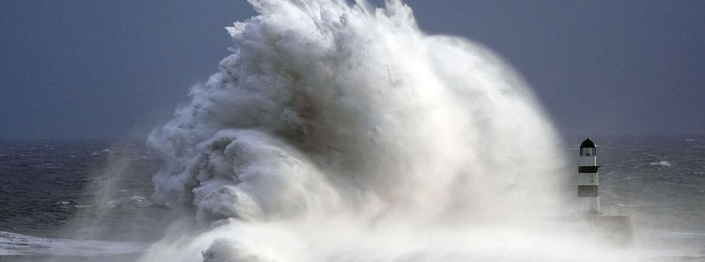Sturm Darragh sorgte in Großbritannien für Verwüstungen. - © Owen Humphreys/PA Wire/dpa