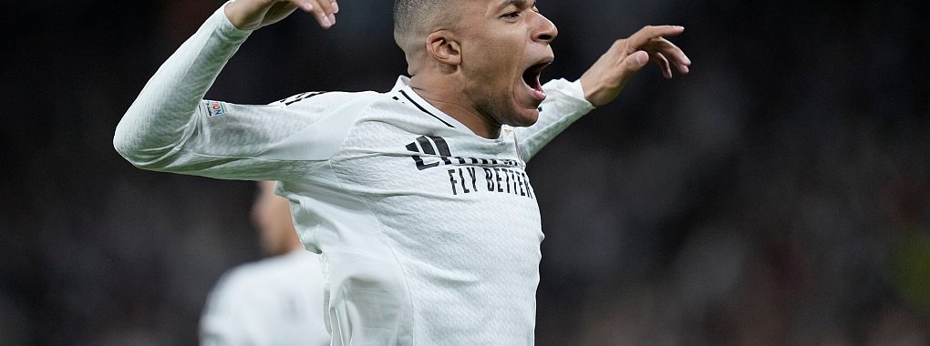 Glänzte mit einem Dreierpack: Kylian Mbappé - © Bernat Armangue/AP/dpa