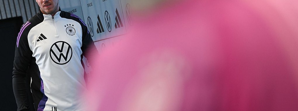 Der Vertrag zwischen dem DFB und dem Generalsponsor VW soll verlängert werden. - © Arne Dedert/dpa