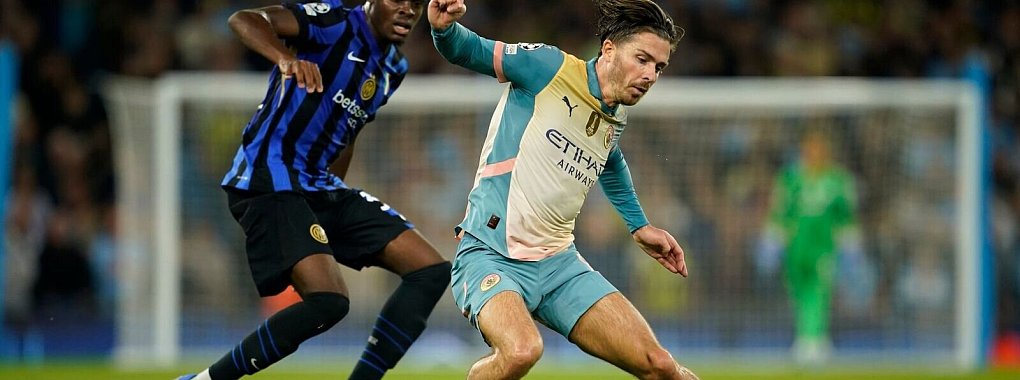 Yann Aurel Bisseck (l) hat seinen Vertrag bei Inter Mailand verlängert. - © Dave Thompson/AP