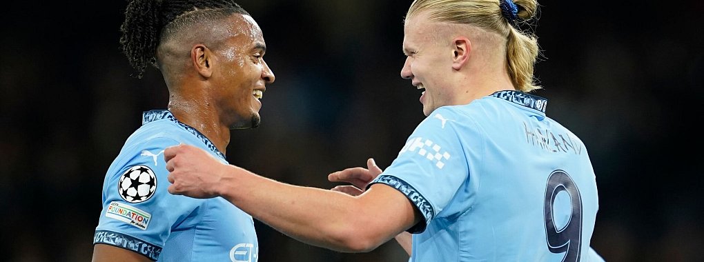 Superstar Erling Haaland (r) traf einmal mehr spektakulär für Manchester City. - © Dave Thompson/AP