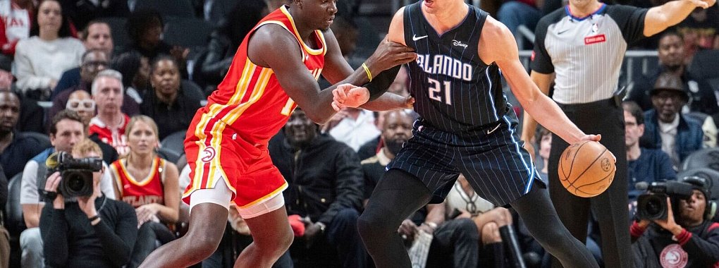 Moritz Wagner (r) verbuchte zwei Zähler und fünf Rebounds. - © Hakim Wright Sr./AP/dpa