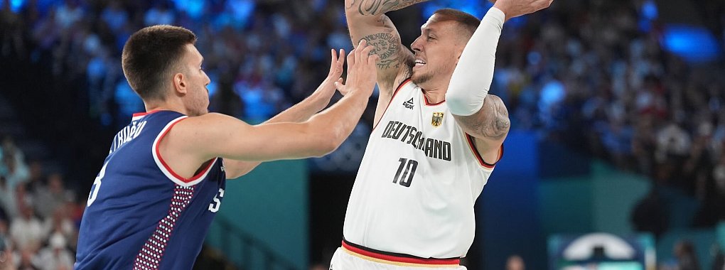 Daniel Theis verschwendet keinen Gedanken an einen Rücktritt aus dem Nationalteam. - © Marcus Brandt/dpa