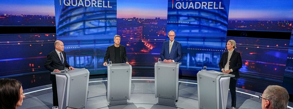 Bundeskanzler Olaf Scholz (SPD), Robert Habeck (Bündnis 90/Die Grünen), Friedrich Merz, Unions-Kanzlerkandidat und CDU-Chef, sowie Alice Weidel, Fraktionsvorsitzende der AfD, nahmen Sonntagabend am «Quadrell» von RTL teil. - © Kay Nietfeld/dpa-Pool/dpa