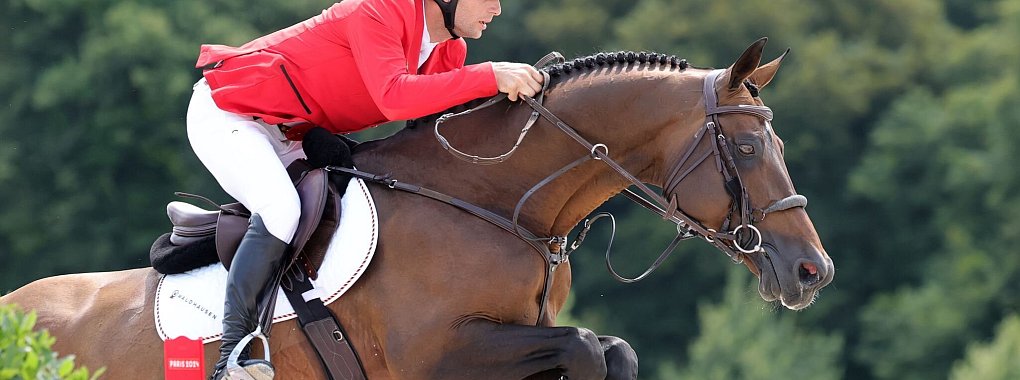 Am Freitag gehört das deutsche Springreiter-Team zu den Favoriten. - © Rolf Vennenbernd/dpa