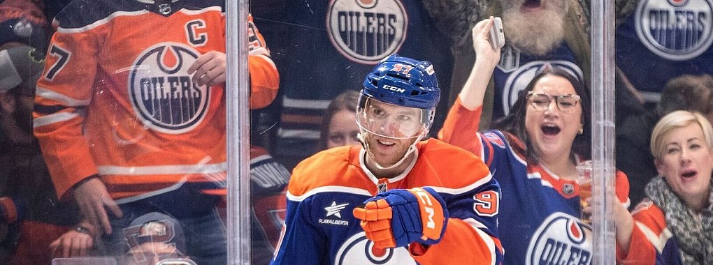 Connor McDavid erreicht mit seinem 1000. Scorer-Punkt einen Meilenstein. - © JASON FRANSON/The Canadian Press/AP/dpa
