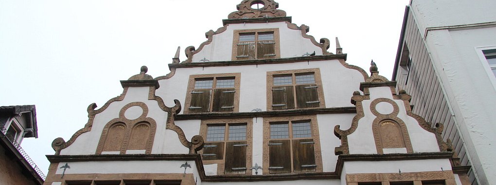 Das Schmerimenhaus an der Langen Straße ist das älteste Steinhaus in Detmold. - © Jana Beckmann