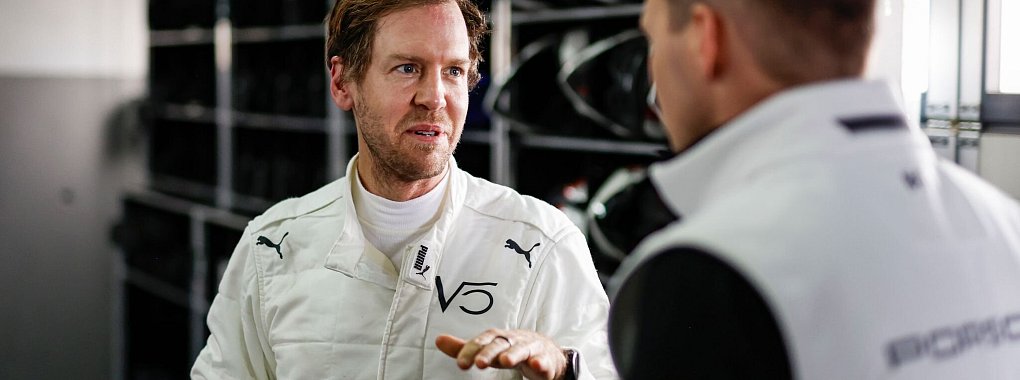 Sebastian Vettel wünscht sich mehr Transparenz in der Red-Bull-Affäre. - © Porsche Handout/dpa