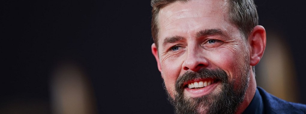 Klaas Heufer-Umlauf hat einen haarigen Auftritt in der &laquo;Sesamstra&szlig;e&raquo;. - &copy; Rolf Vennenbernd/dpa