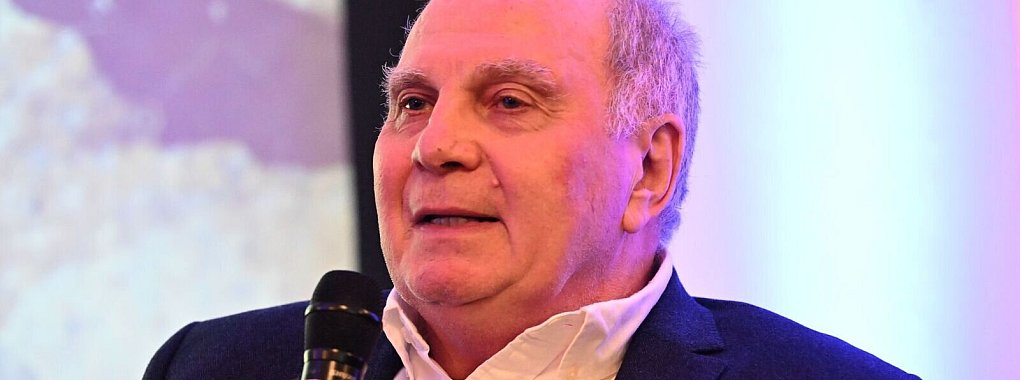 Uli Hoeneß ist jetzt Teil der Genossenschaft des FC St. Pauli. - © Felix Hörhager/dpa