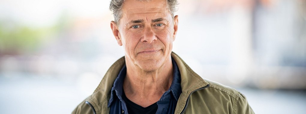 Der Schauspieler Sven Martinek hat einen Zweitwohnsitz auf Mallorca. (Archivfoto) - © Daniel Reinhardt/dpa