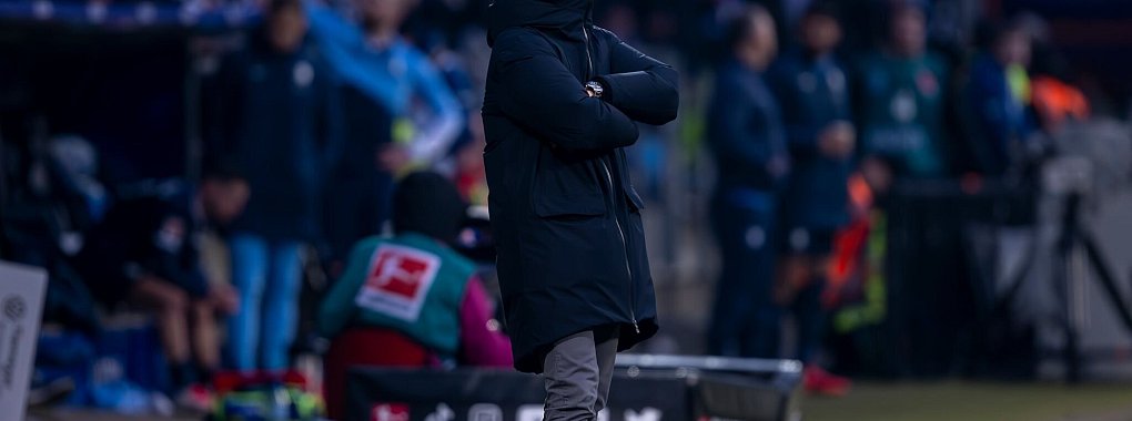 Trainer Niko Kovac sah in Bochum wenig, was dem BVB Mut machen kann. - © David Inderlied/dpa
