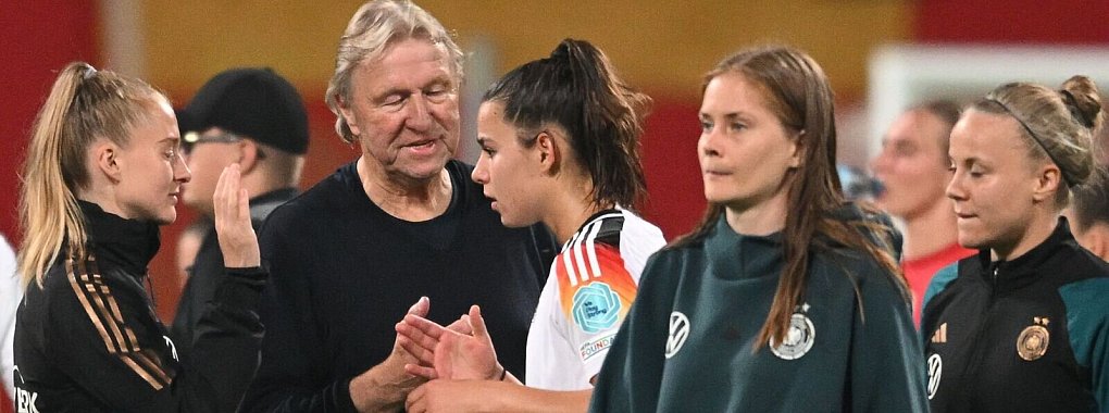 bei OLympia-Generalprobe: Hrubesch kann wieder auf Oberdorf bauen - &copy; Sebastian Christoph Gollnow/dpa