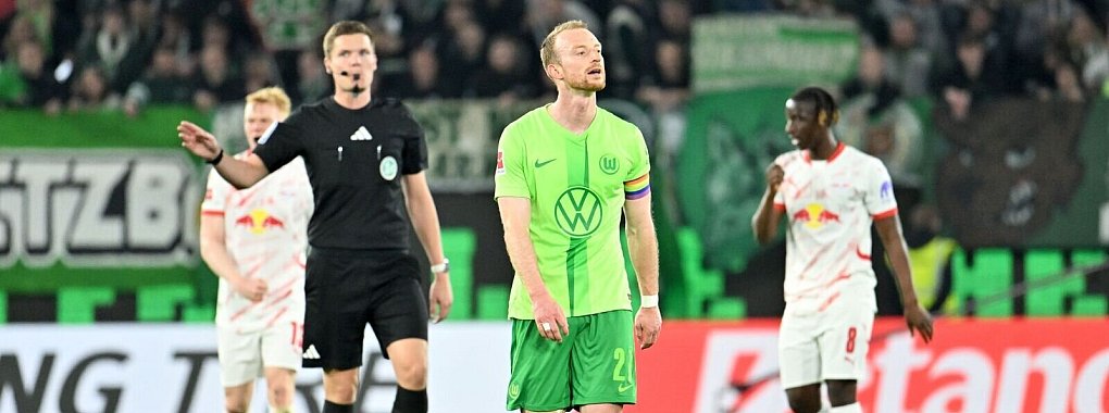 Wolfsburgs Maximilian Arnold war nach dem 2:3 gegen RB Leipzig genervt. - © Swen Pförtner/dpa
