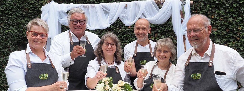 Von der kleinen Party bis zum gro&szlig;en Fest, ob drinnen oder drau&szlig;en: Die Lippischen Land-Wirte freuen sich darauf, richten individuelle Feiern ausrichten. Als Gastgeber aus Leidenschaft k&uuml;mmern sie sich um jedes Detail &ndash; w&auml;hrend sich die G&auml;ste einfach wohlf&uuml;hlen und genie&szlig;en. - &copy; Andreas Barnekow