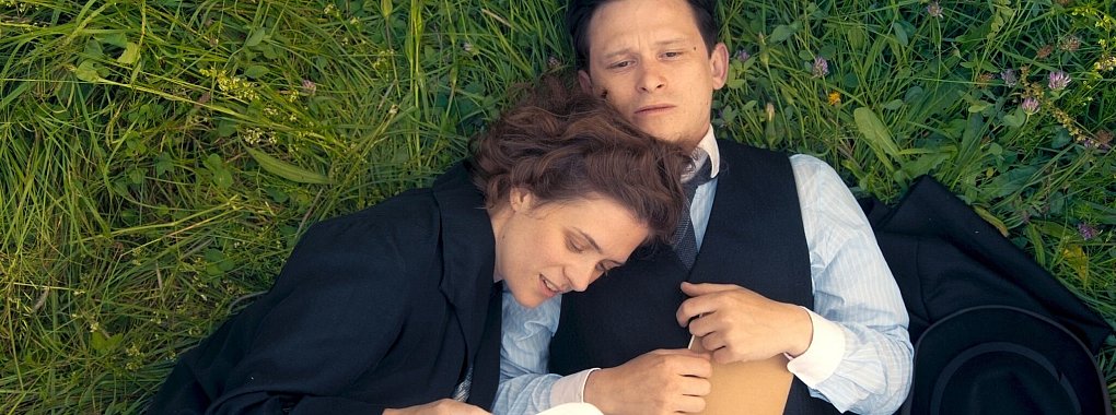 Milena Jesenska (Liv Lisa Fries) und Franz Kafka (Joel Basman) in einer Szene aus &laquo;Kafka&raquo;. - &copy; -/Superfilm/NDR/dpa