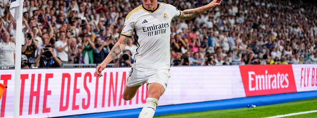 K&ouml;nnte am kommenden Samstag seinen f&uuml;nften Titel mit Real Madrid in der K&ouml;nigsklasse gewinnen: Toni Kroos. - &copy; Manu Fernandez/AP/dpa