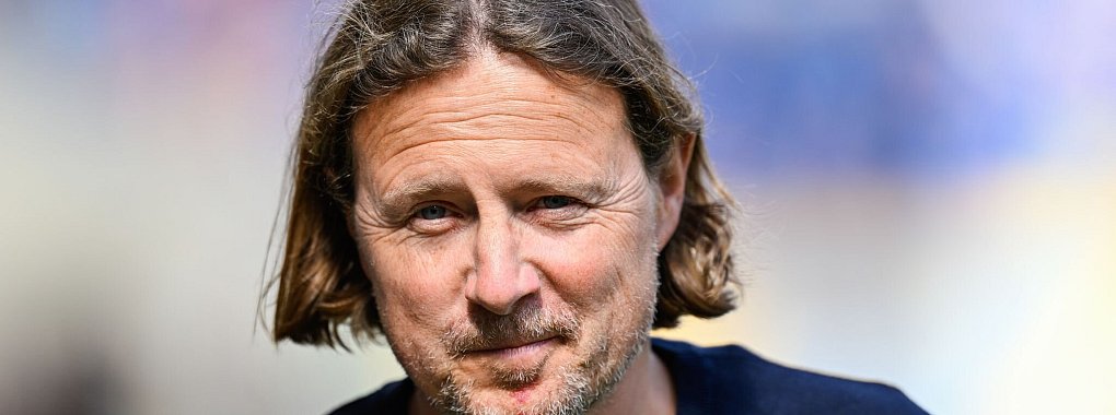 Sorgt sich um Burkardts Gesundheit: Trainer Henriksen. - © Uwe Anspach/dpa