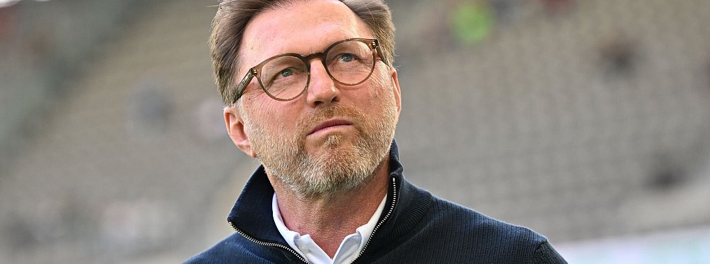 Bleibt zumindest bis zum Saisonende Trainer des VfL Wolfsburg: Ralph Hasenhüttl. - © Swen Pförtner/dpa