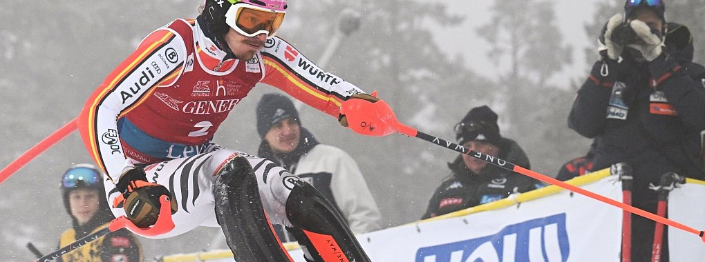 Für die Slalom-Spezialisten um Linus Straßer steht ein ereignisreicher Monat an. - © Jussi Nukari/Lehtikuva/dpa