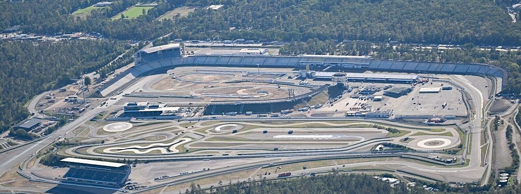 Das Motodrom auf dem Hockenheimring, aufgenommen aus einem Flugzeug. - &copy; Bernd Wei&szlig;brod/dpa/Archivbild