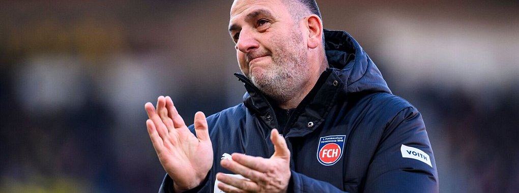 Frank Schmidt strebt mit dem 1. FC Heidenheim den Achtelfinaleinzug in der Conference League an. - © Tom Weller/dpa