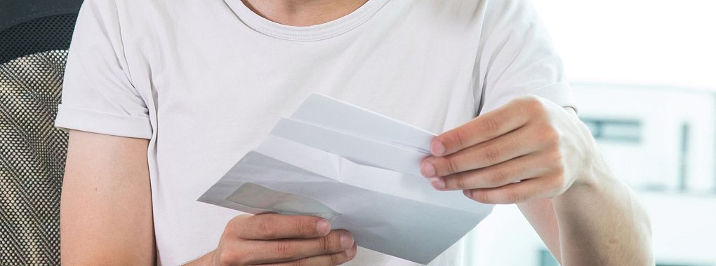Immer noch keine Wirtschafts-Identifikationsnummer bekommen? Wirtschaftlich tätige Personen brauchen sich darum keine Sorgen zu machen. Die Vergabe erfolgt stufenweise und automatisch. - © Christin Klose/dpa-tmn