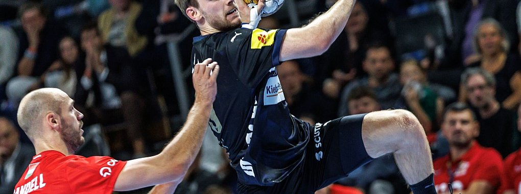 Welthandballer Mathias Gidsel war mit zehn Toren bester Berliner Werfer - © Andreas Gora/dpa