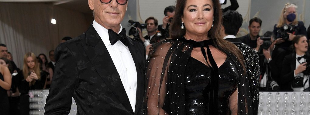 Brosnan und Smith senden sich nach 23 Jahren Ehe Liebesgr&uuml;&szlig;e. - &copy; Evan Agostini/Invision/AP/dpa