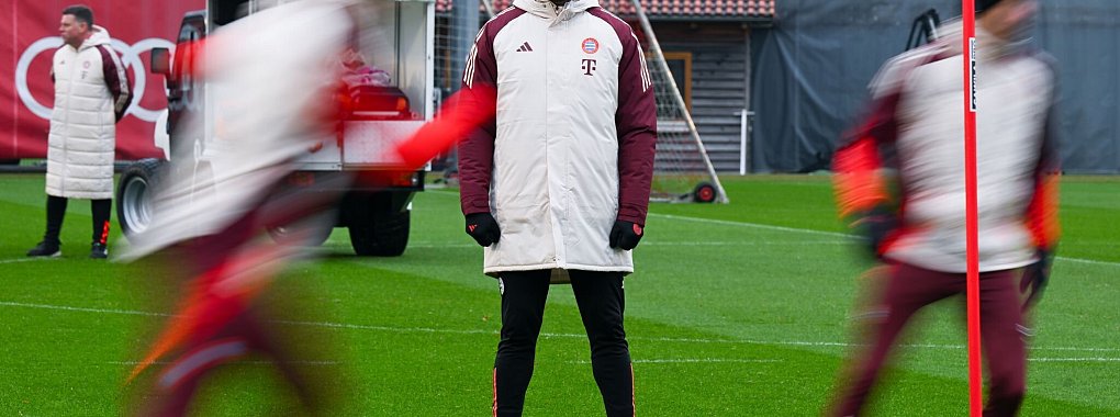 Trainer Vincent Kompany strebt einen Sieg an. - © Sven Hoppe/dpa