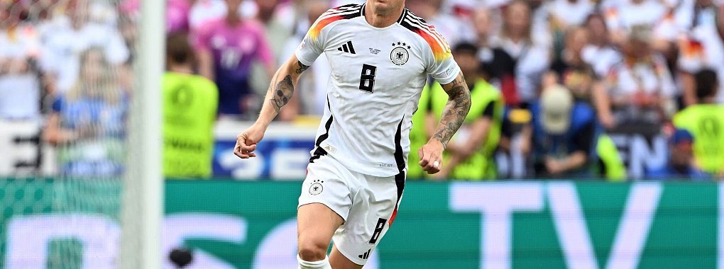 Toni Kroos r&uuml;hrt die Werbetrommel f&uuml;r Alexander Zverev als Fahnentr&auml;ger. - &copy; Federico Gambarini/dpa