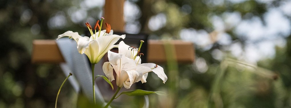 Wer rund um den eigenen Tod Vorsorge treffen m&ouml;chte, kann daf&uuml;r einiges tun. Beispielsweise festlegen, wie und wo man begraben werden m&ouml;chte. - &copy; Robert G&uuml;nther/dpa-tmn/dpa