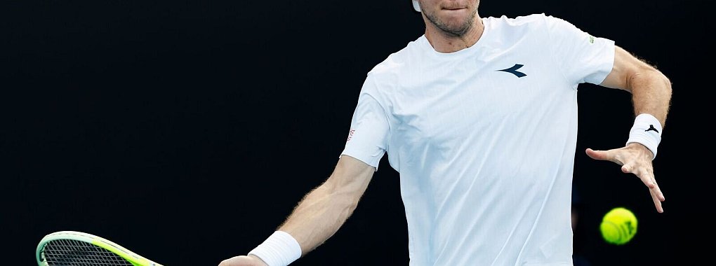 Das deutsche Davis-Cup-Team muss gegen Israel auf den kranken Jan-Lennard Struff verzichten. - © Frank Molter/dpa